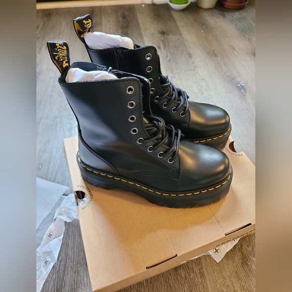 Brand New Jadon DR. MARTENS - Picture 6 of 8